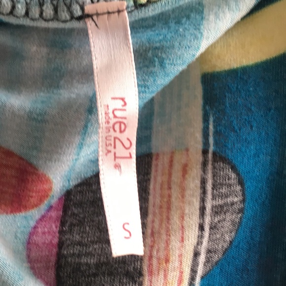 Colorful Rue 21 Top - Picture 2 of 2